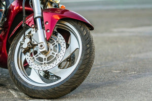 ¿Cuándo cambiar las llantas de tu motocicleta o cuatrimoto?